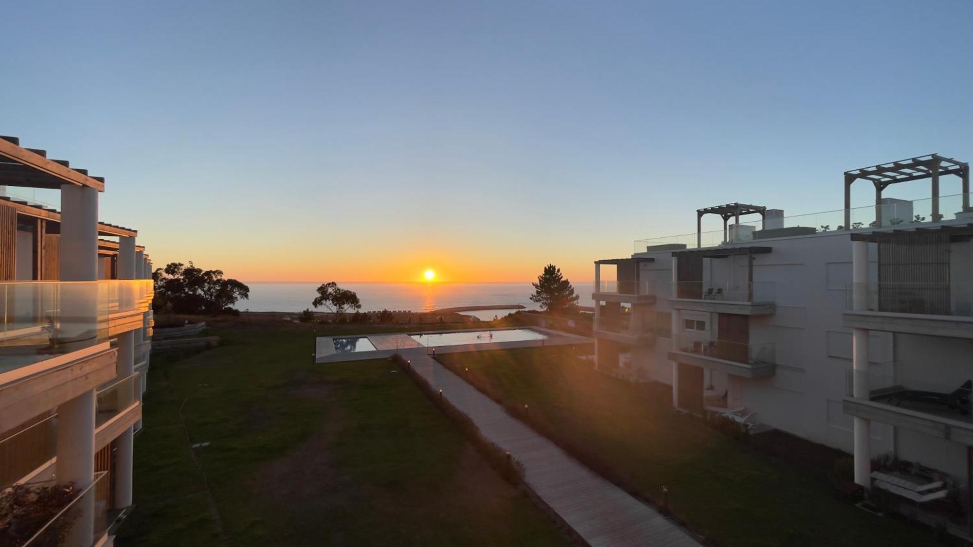 Mar A Vista - Condominium With Pool, Gym And Sea Views Nazaré Exterior foto